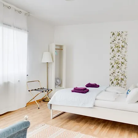 Alojamento de Acomodação e Pequeno-almoço My Place Mit Fruehstueckspaket - With Breakfastbox 4*