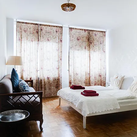 My Place Mit Fruehstueckspaket - With Breakfastbox 住宿加早餐酒店 美因河畔法兰克福