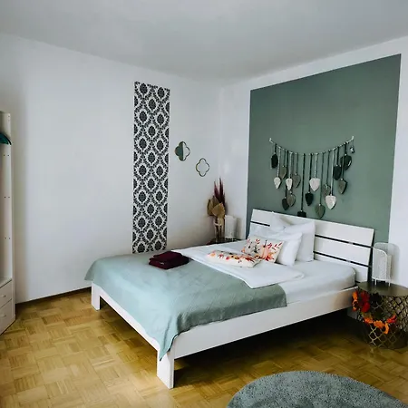 Bed & Breakfast My Place Mit Fruehstueckspaket - With Breakfastbox Frankfurt am Main