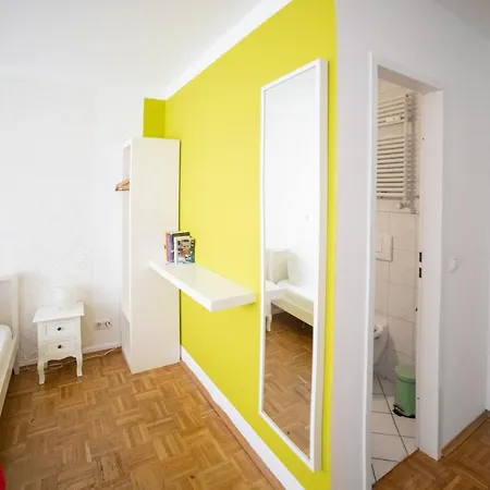 Bed & Breakfast My Place Mit Fruehstueckspaket - With Breakfastbox